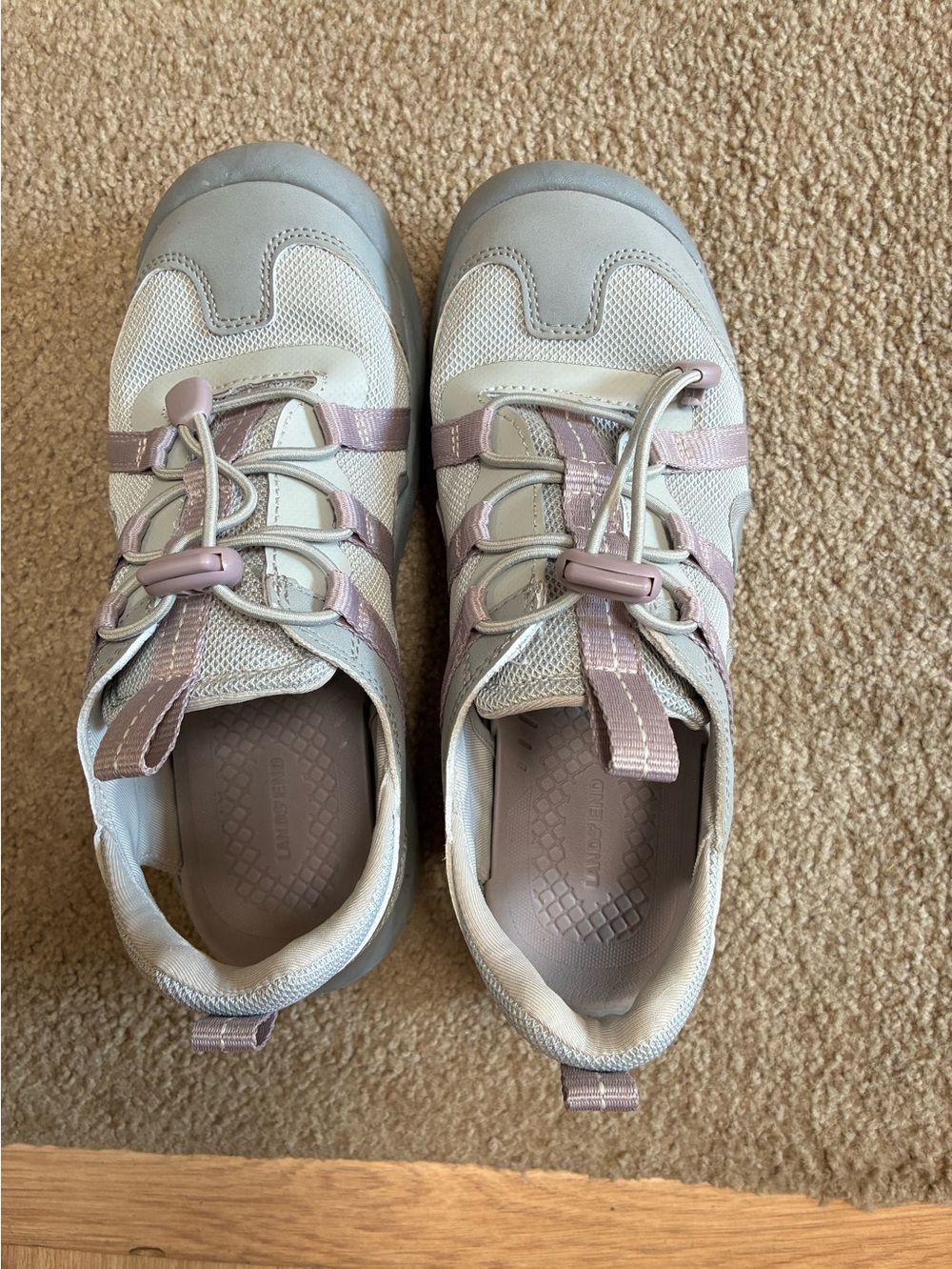 Lands End Women’s Light Gray and lavendar Sandals - water shoe - 6.5 LNWOT